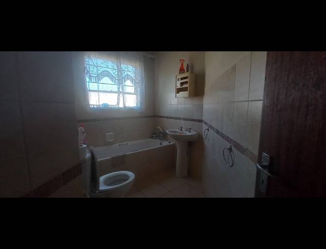 2 BEDROOM APARTMENT TO LET IN FLEURDAL